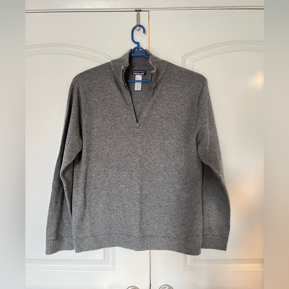 Patagonia lambswool blend half zip up Men’s sweater size L